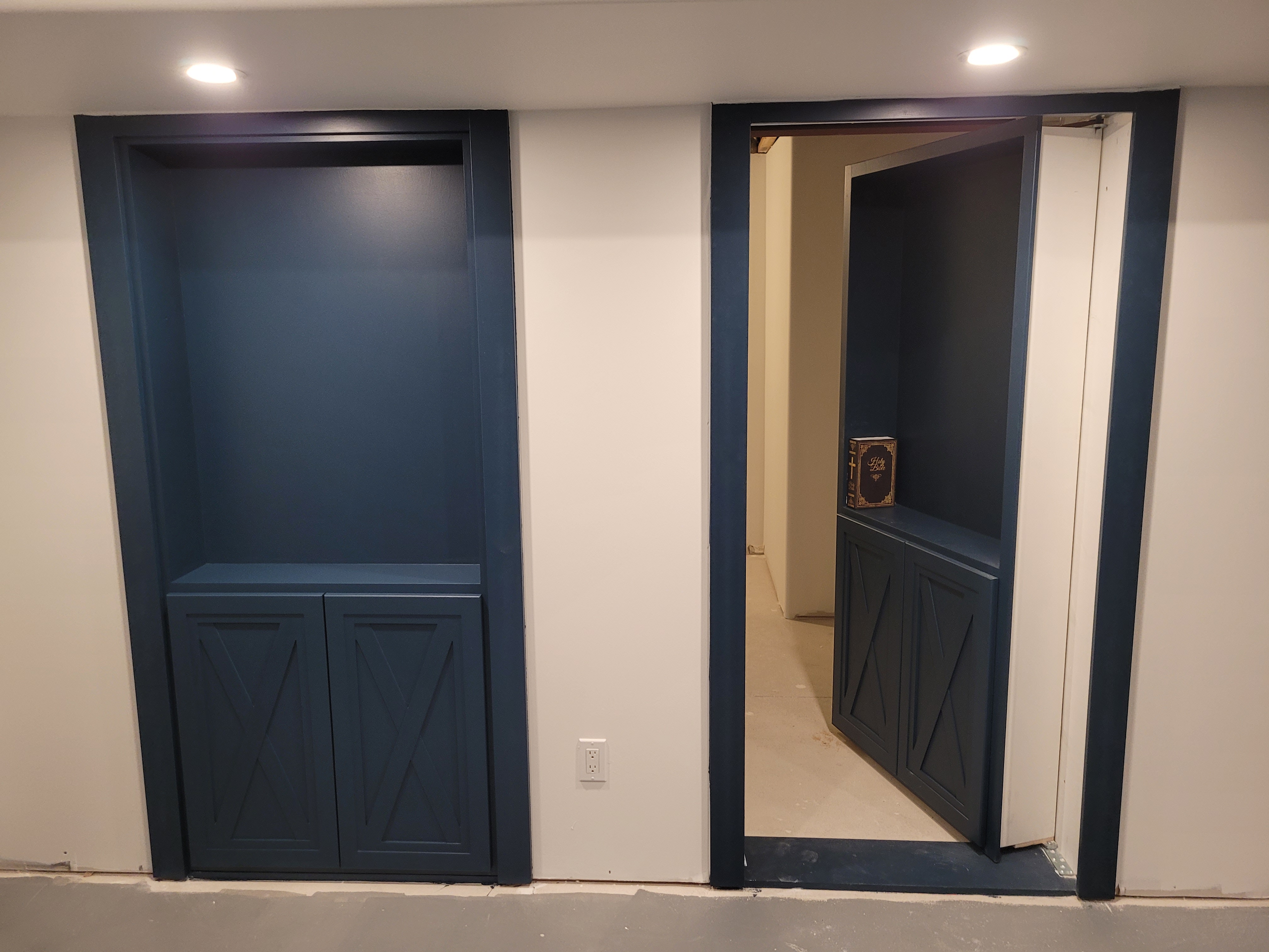 Hidden doorway bookcase